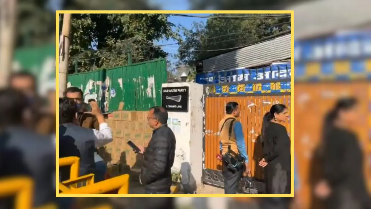 Watch | AAP shuts office door after Arvind Kejriwal, Manish Sisodia lose Delhi Assembly election