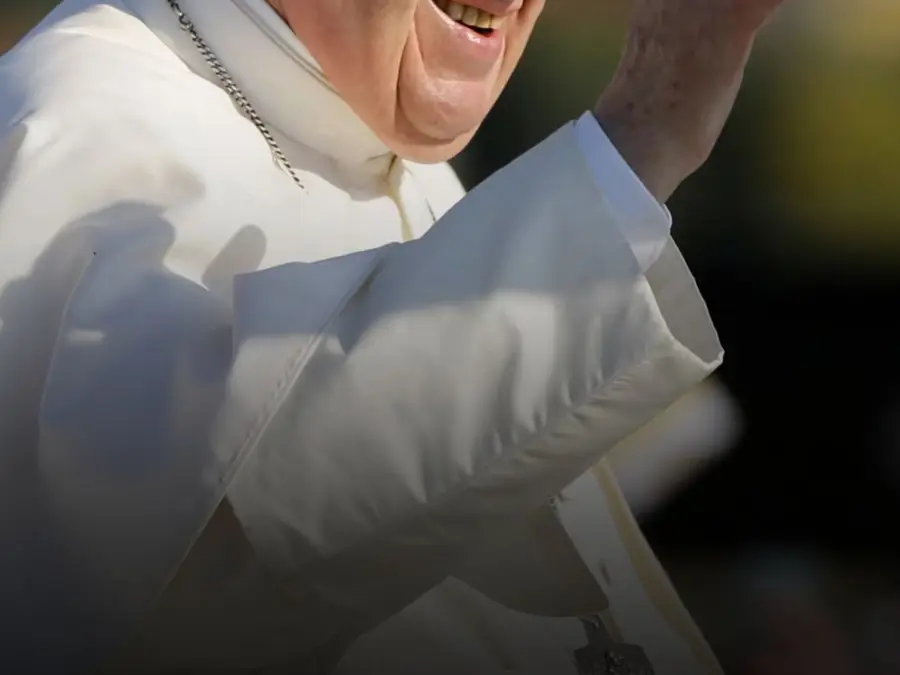 6 Best Books to Read to Understand Pope Francis