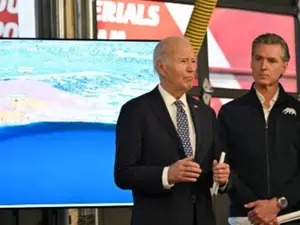 Biden awkwardly announces 'good news' during sombre briefing on California wildfires