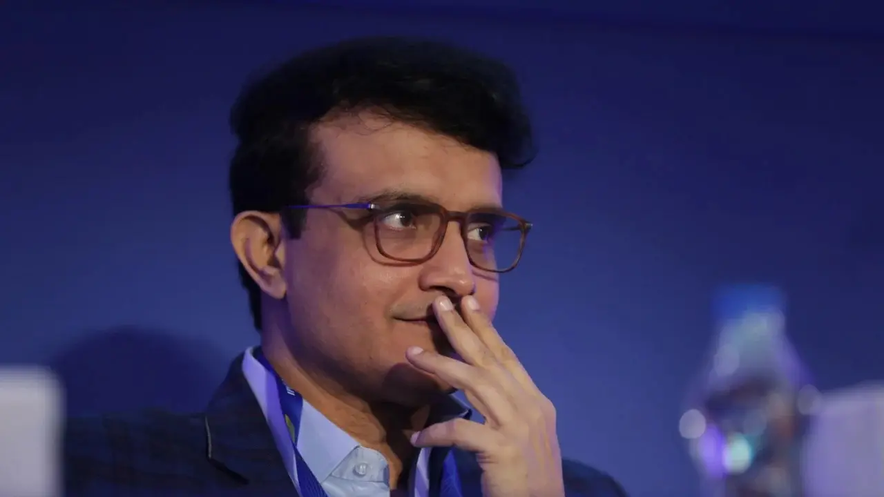 Ex-India skipper Sourav Ganguly meets with car accident