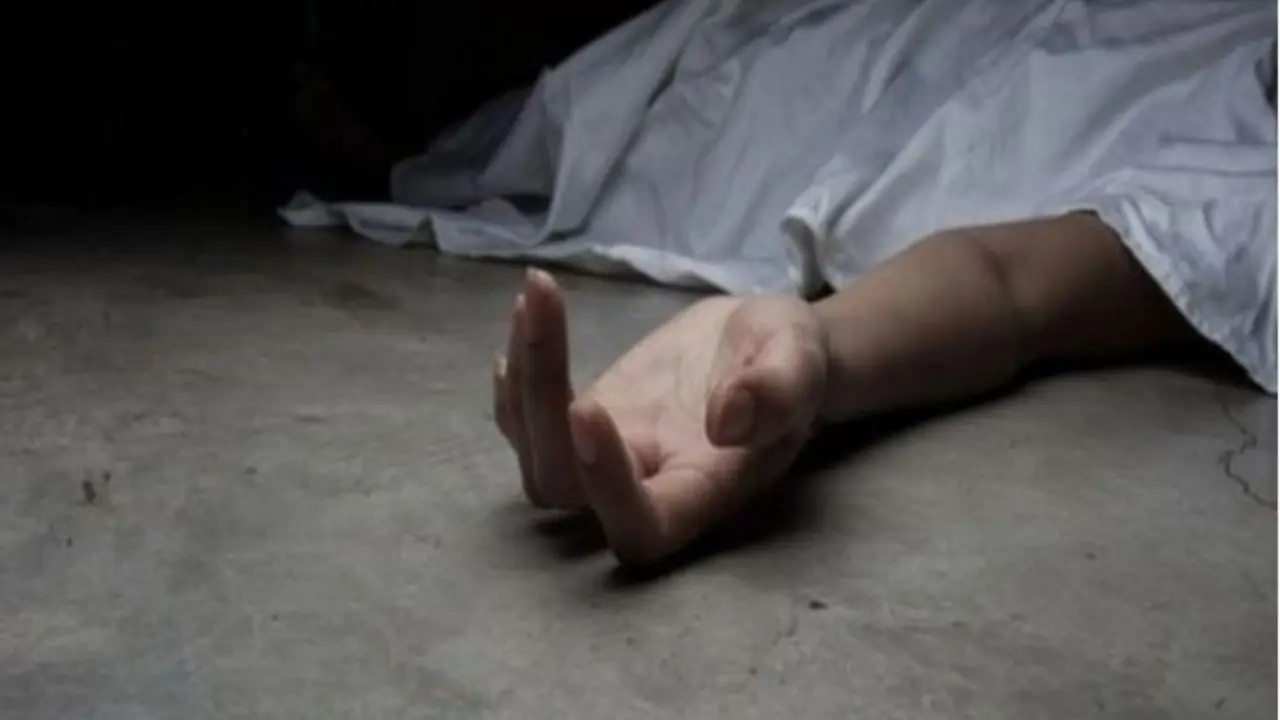 Shocking! Brothers nearly cut father’s body in half after heated argument over cremation Shocking! Brothers nearly cut father’s body in half after heated argument over cremation