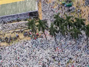 Bangladeshi Islamists protest interim govt’s proposal for women’s rights