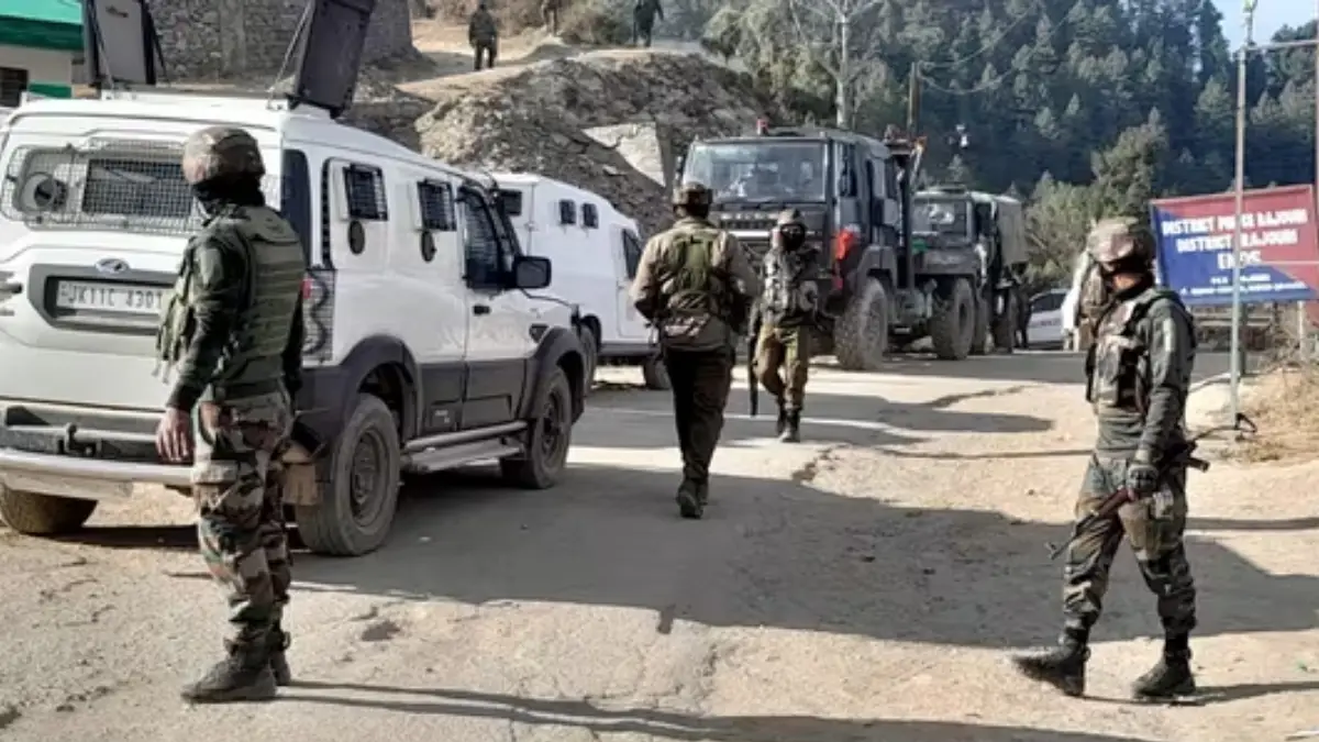 J&K: 3 Indian soldiers dead, 3 injured as army truck plunges into gorge in Bandipora J&K: 3 Indian soldiers dead, 3 injured as army truck plunges into gorge in Bandipora