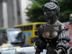 Stop groping Molly: No longer good luck to fondle Molly Malone statue in Dublin