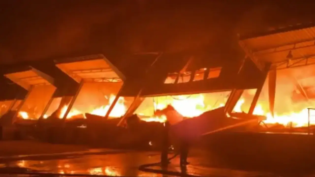 Massive fire in Gurugram warehouse, videos go viral