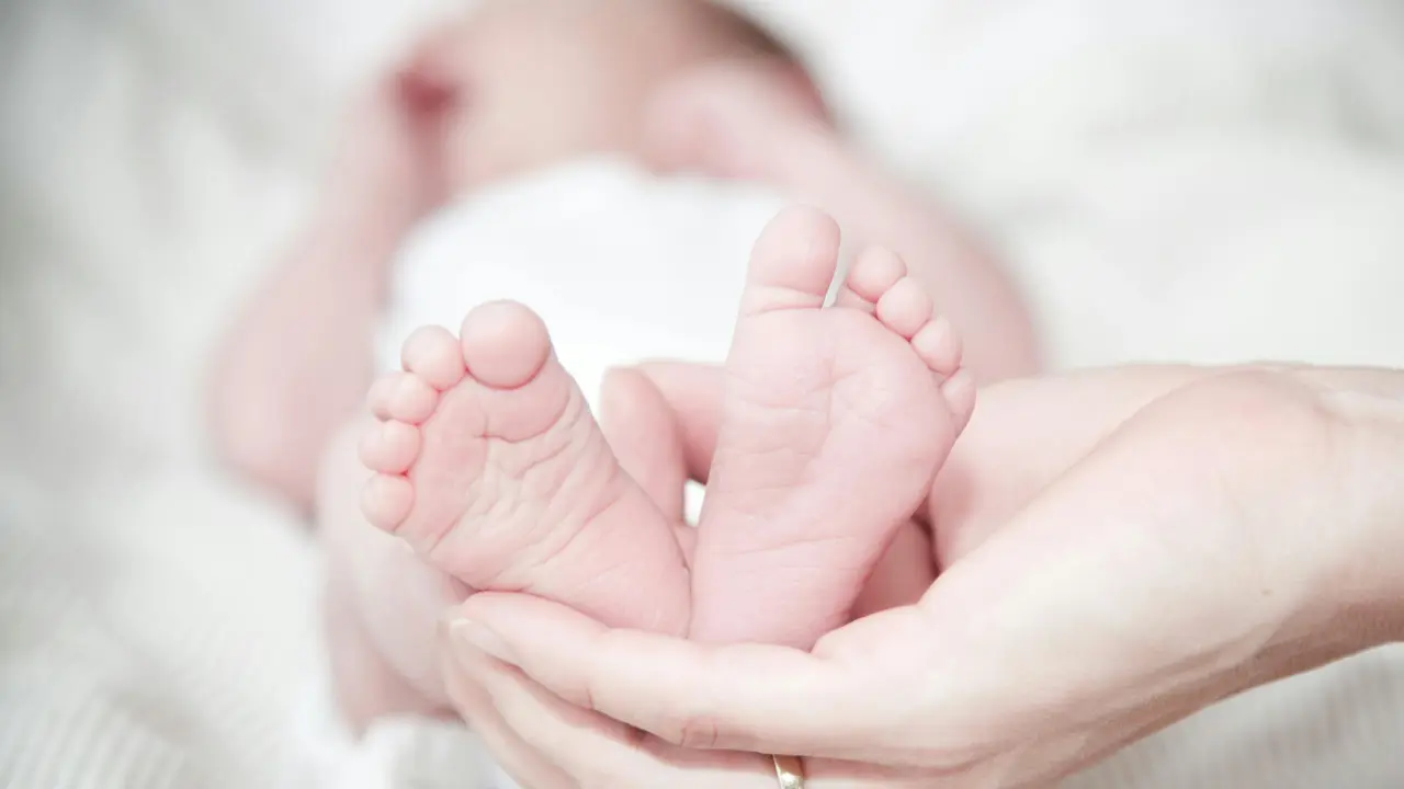 In UK, a baby was born 'twice'. 9 years ago, another baby entered the world two times