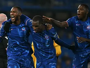Premier League: Chelsea beat Wolves to stay in Champions League qualification race