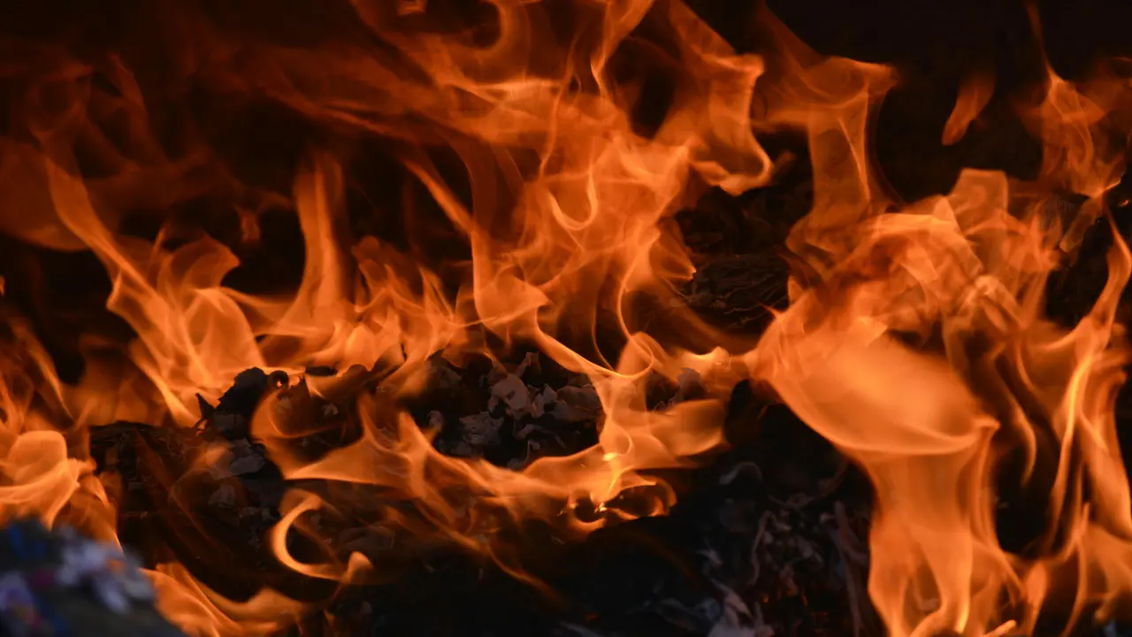 Pakistan: Minor girls burn father to death for sexually assaulting them