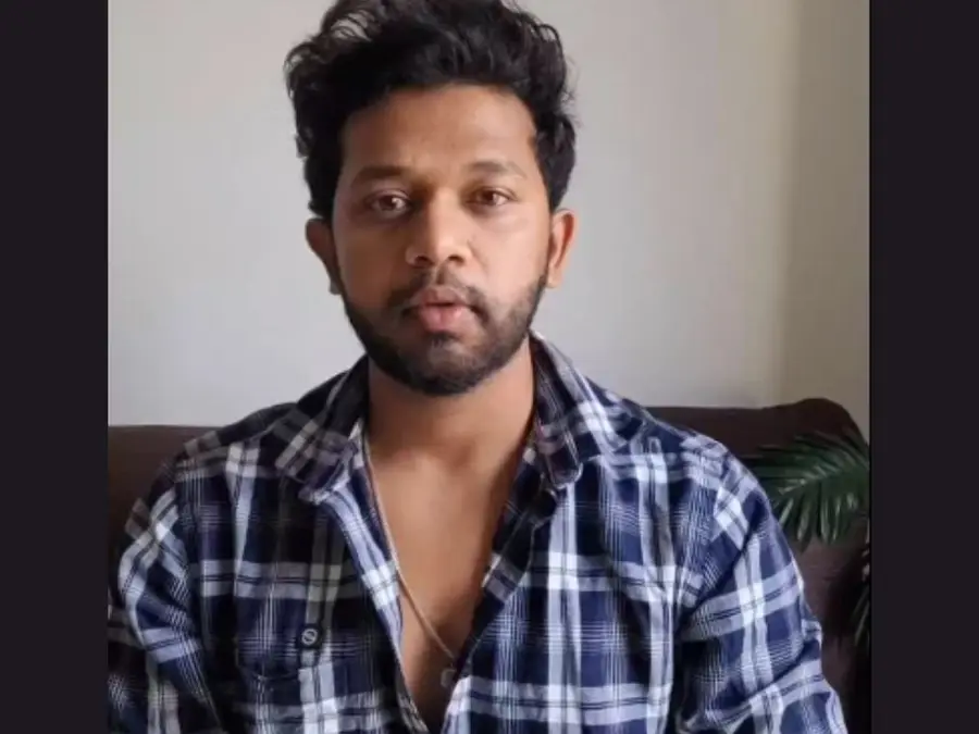 'Please help', posts Marathi actor Sanket Korlekar after bikers snatch his expensive phone