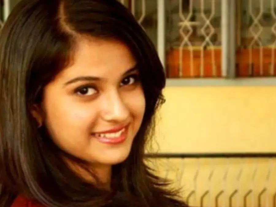 Who was Disha Salian and why is her father blaming Shiv Sena leader Aaditya Thackeray for her death?