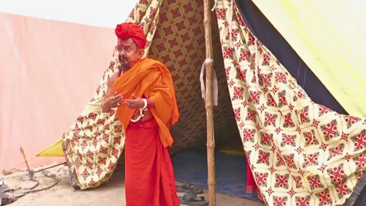 MahaKumbh: Meet the 'Baba' who hasn't bathed in 32 years
