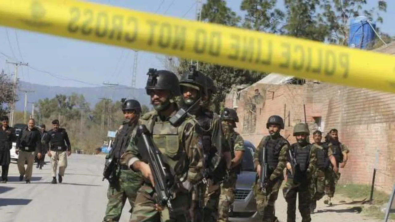 Suicide bombing attack at Pakistan military facility kills 10 during Ramzan prayers