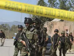 Suicide bombing attack at Pakistan military facility kills 10 during Ramzan prayers