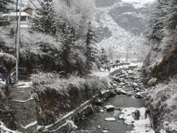 Kashmir to receive heavy snowfall over the next three days