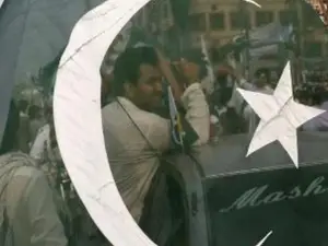 Pakistan government cracks down on social media, introduces law to block platforms, imprison users for spreading 'disinformation’