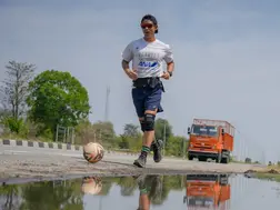 '2000 kilometres on foot': Who is Nozomu Hagihara? The Japanese man dribbling football from Kolkata to New Delhi