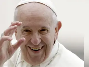 Pope Francis once wrote a love letter to this woman: 'If I do not marry you, I will become a priest'
