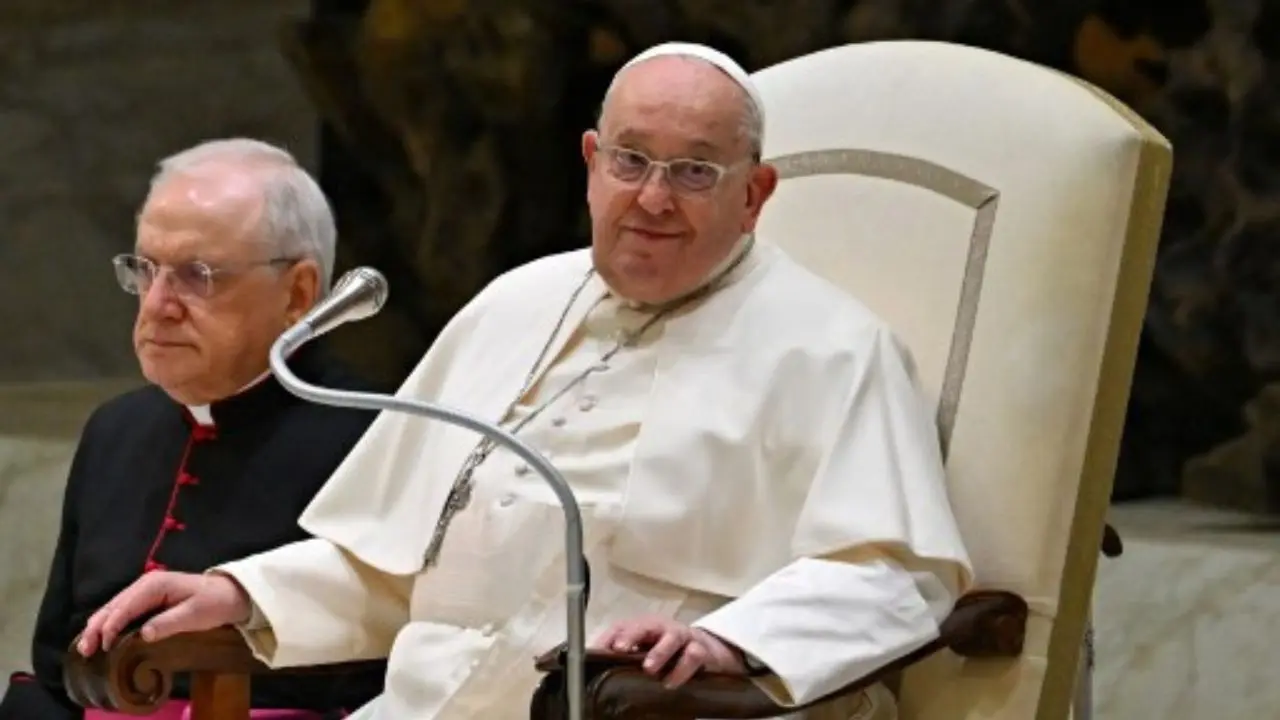 ‘Pray for me,’ says Pope in message from hospital as he undergoes treatment for double pneumonia