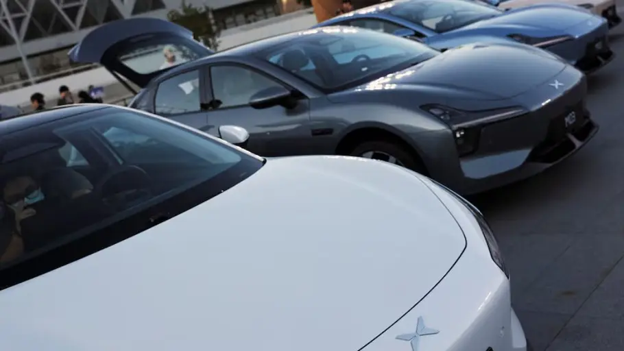 Xpeng, Geely shares fall after BYD offers free smart driving features
