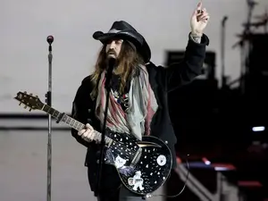 ‘The past does not equal the future': Billy Ray Cyrus responds to concerns of son Trace and family