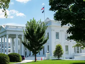 US Secret Service shoots armed man near White House