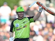 Double blow for David Warner in BBL - breaks bat, hits himself – WATCH