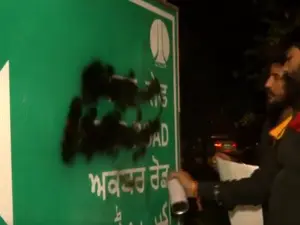 'India will not tolerate insult of Maharana Pratap': Men deface signboard of 'Akbar Road' in Delhi