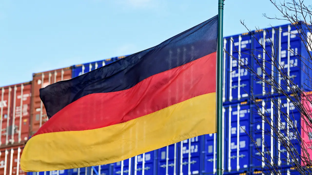 Germany economy shrinks for second consecutive year, leaves little hope for speedy recovery Germany economy shrinks for second consecutive year, leaves little hope for speedy recovery