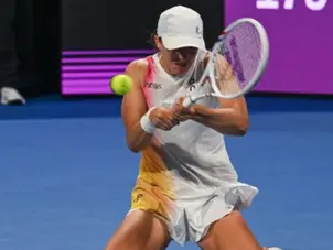Qatar Open: Battling Swiatek lines up quarterfinal against Elena Rybakina