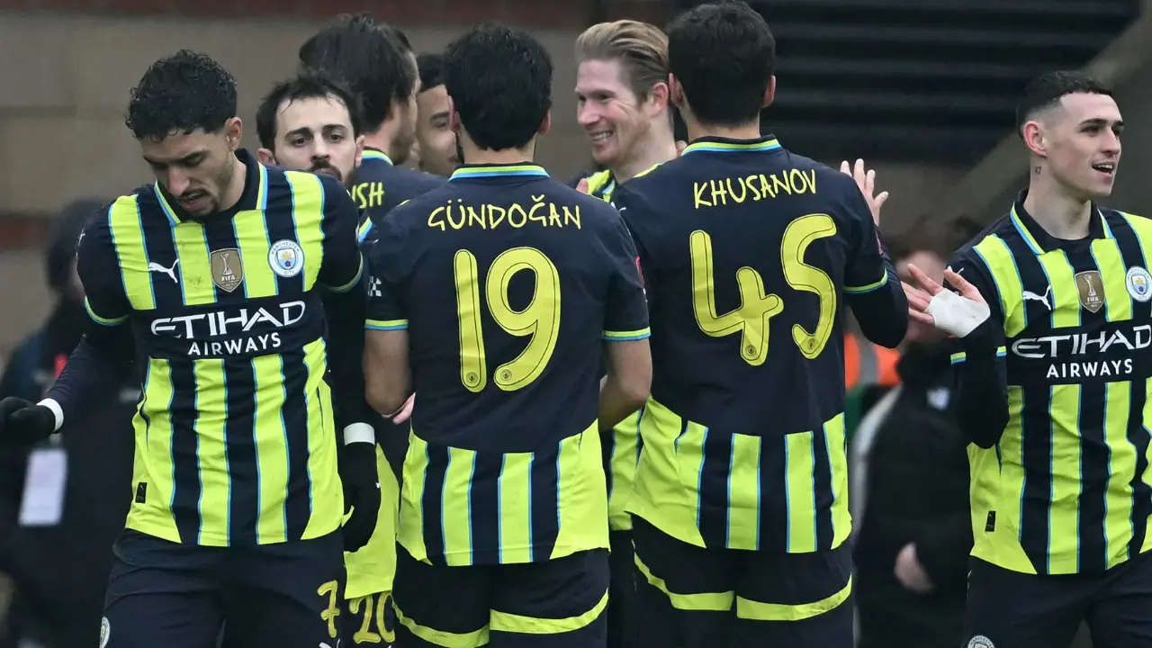 FA Cup: Kevin De Bruyne spares Man City blushes at Leyton Orient