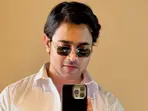 Who's that? Bhuvan Bam looks refreshing in a clean-shaven look; sparks speculations about new project