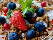 How to Make Your Own Granola from Scratch in 4 Steps