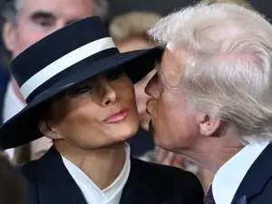 ‘Smart woman,’ Awkward air-kiss moment between President Trump, Melania goes viral