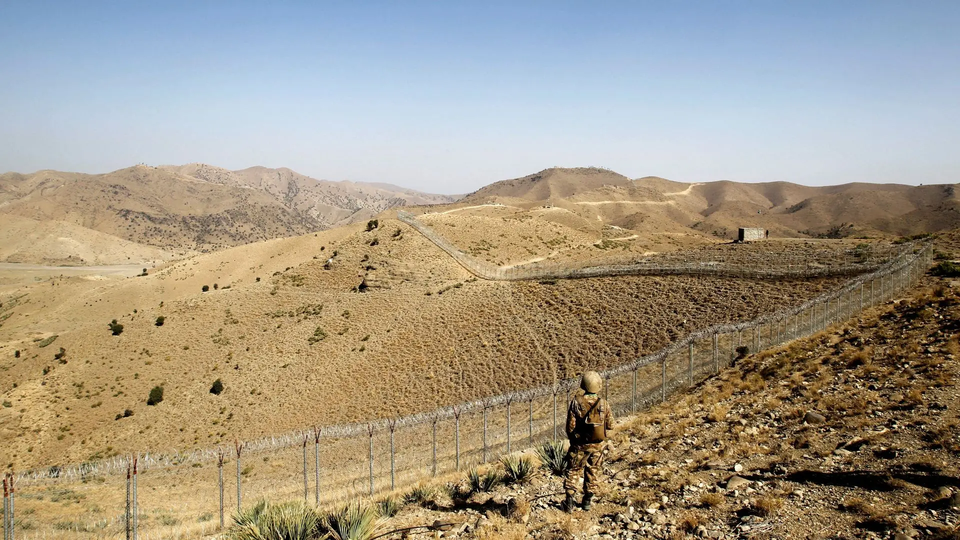 One Pakistani, Three Taliban soldiers dead amid clashes along border