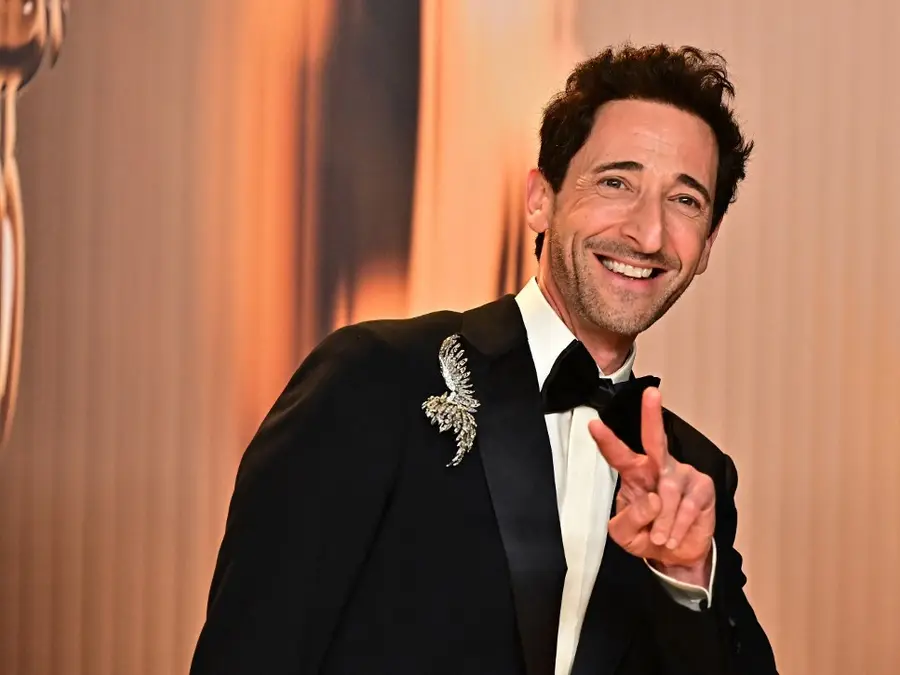 Best Actor winner Adrien Brody breaks longest Oscars speech record