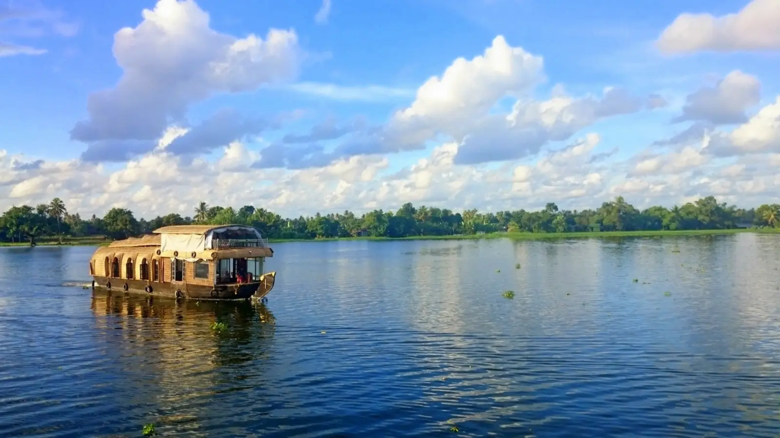 Vembanadu Lake– The Heart of Kerala’s Backwaters