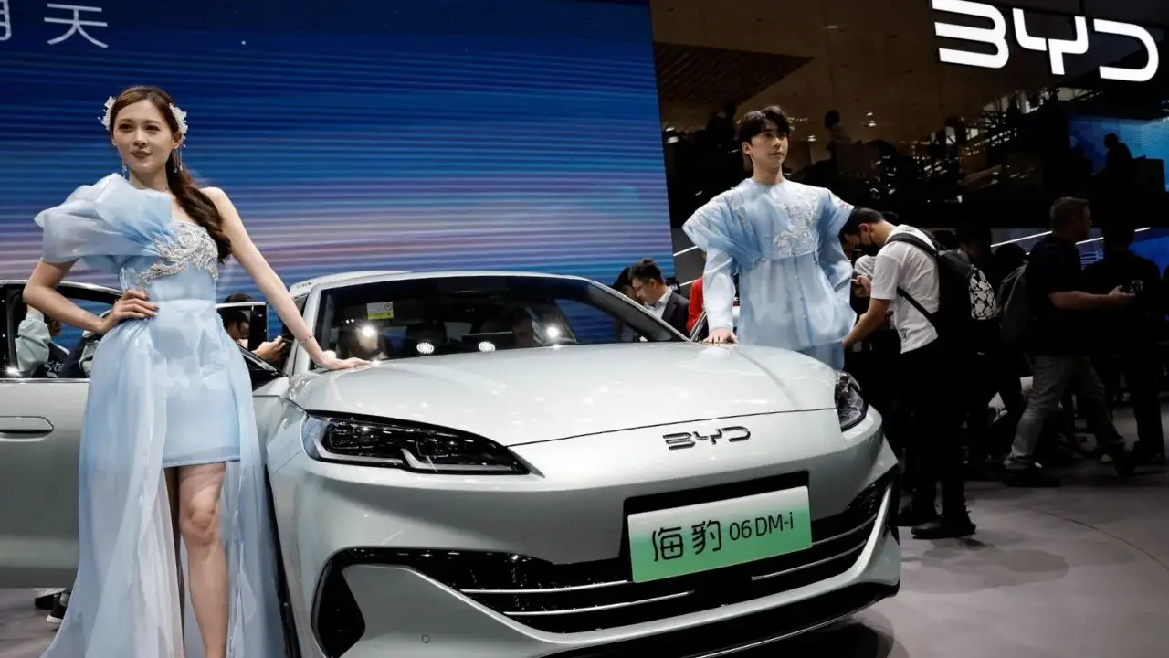 China’s BYD raises USD 5.59 billion in record share sale in Hong Kong