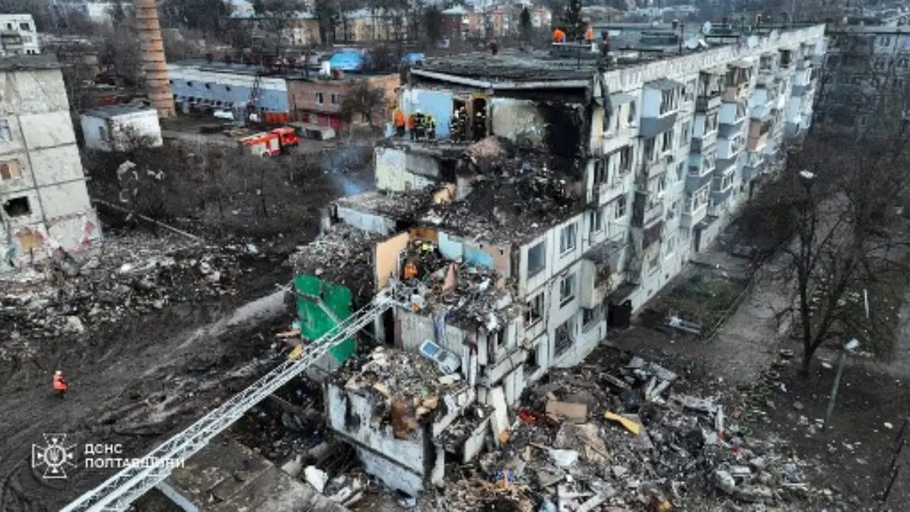 Russia and Ukraine trade blame for attack on Kursk school