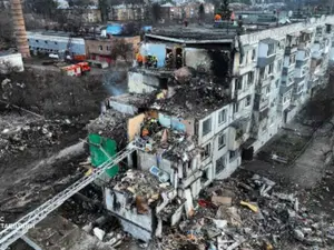 Russia and Ukraine trade blame for attack on Kursk school