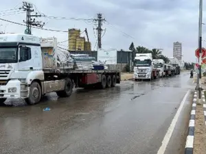 Warnings of famine risk in Gaza ‘a lie’, says Israel as it suspends aid into Gaza over ceasefire extension