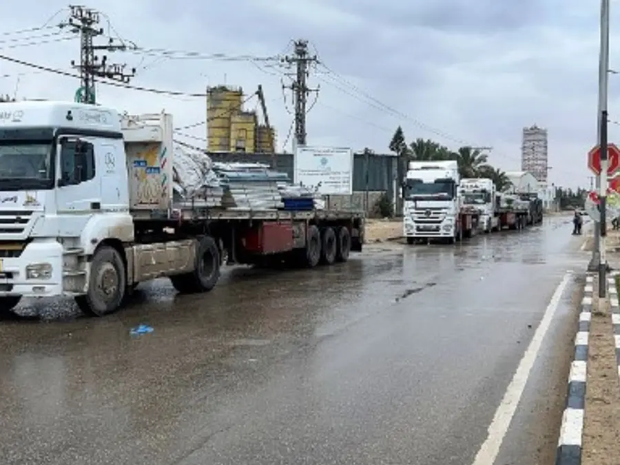 Warnings of famine risk in Gaza ‘a lie’, says Israel as it suspends aid into Gaza over ceasefire extension