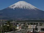 Rescued man lost phone at 12,000 feet on Mount Fuji. He returned and got stuck again