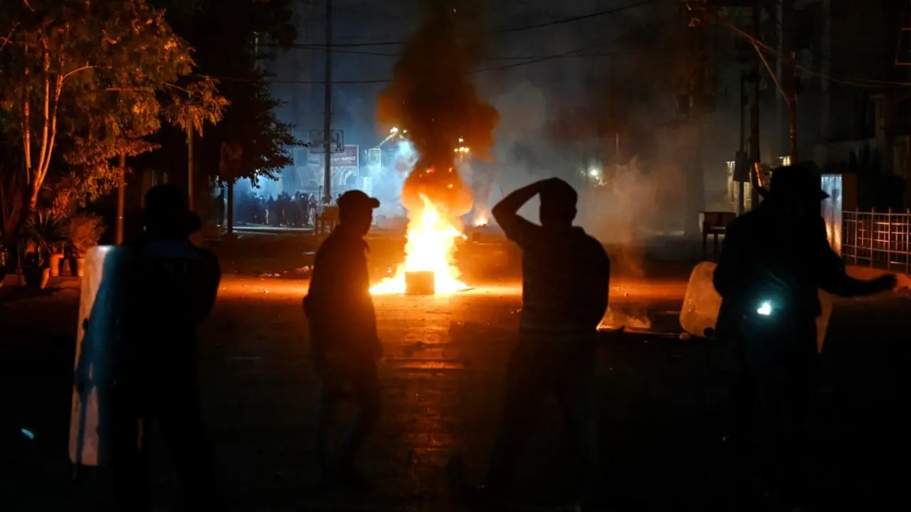 Pakistan: Sit-ins continue at six locations in Karachi