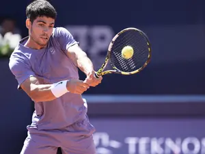 Carlos Alcaraz dealt injury blow ahead of French Open, withdraws from Madrid Open due to thigh issue