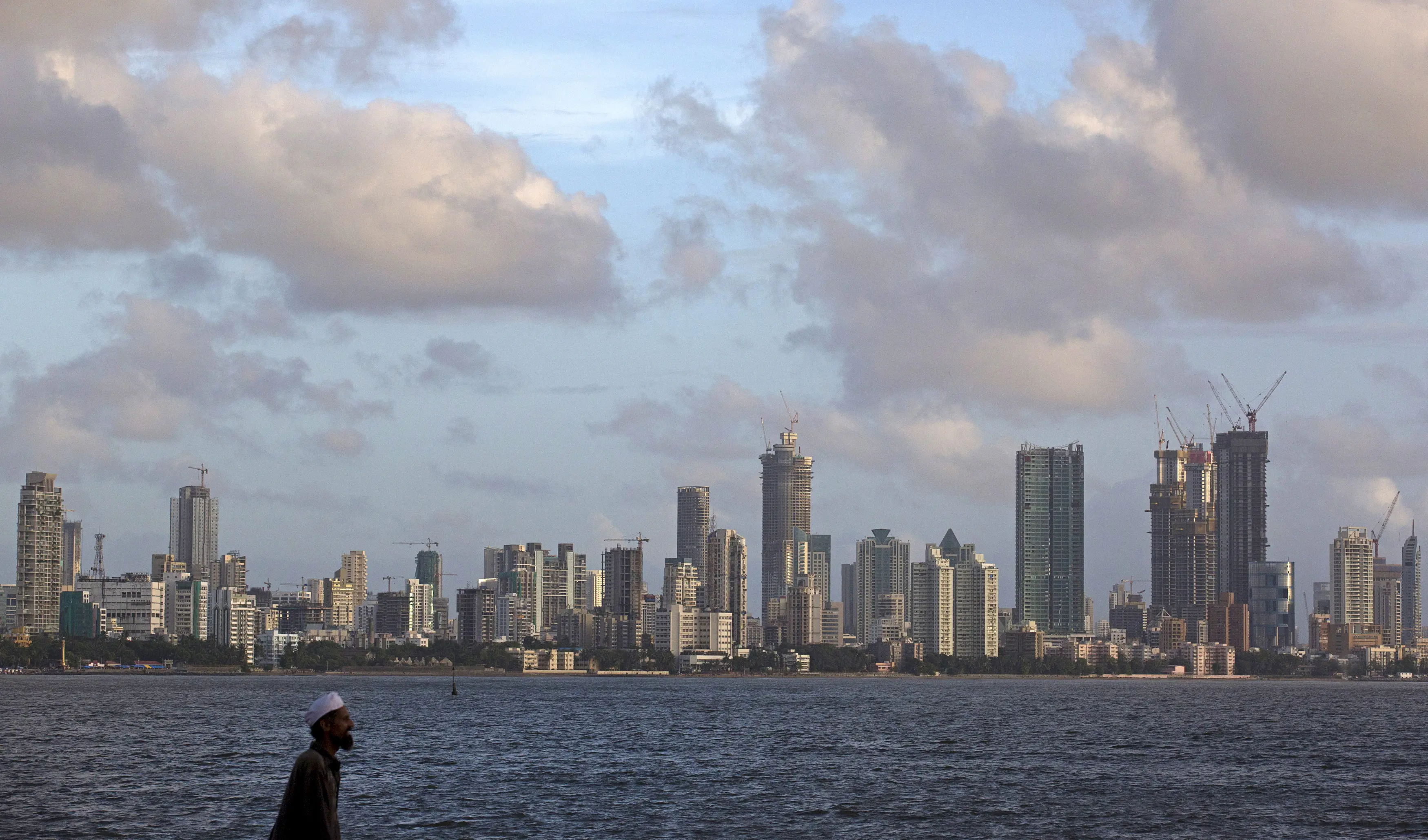 What does the economic survey say about India's economy?