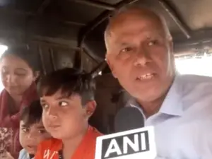 Pahalgam terror attack | Pakistani nationals, on 48 hours deadline to leave India, head to Attari-Wagah border
