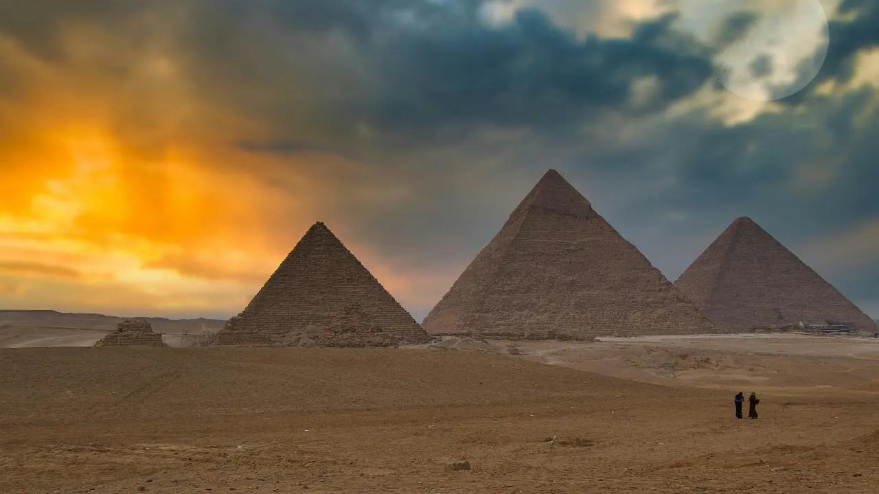Scientists detect huge city under Giza pyramids in Egypt. Not possible, experts say