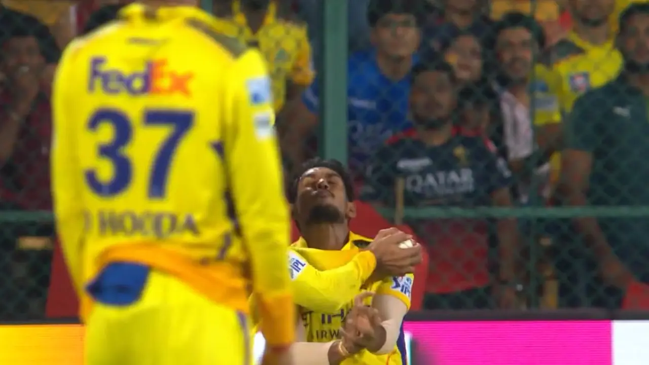 IPL 2025: Jadeja, Pathirana involved in nasty collision as Jacob Bethell gets early reprieve