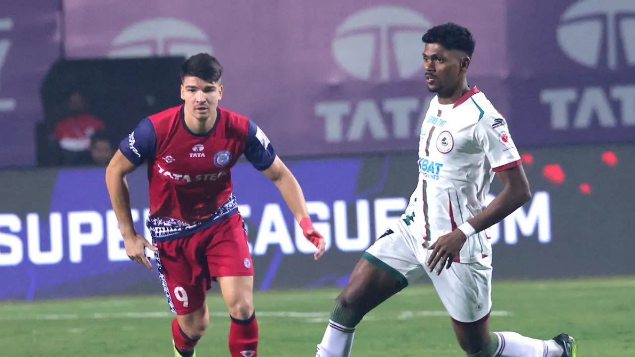 ISL 2024-25: Stephen Eze salvages draw for Jamshedpur to narrow Mohun Bagan's lead ISL 2024-25: Stephen Eze salvages draw for Jamshedpur to narrow Mohun Bagan's lead