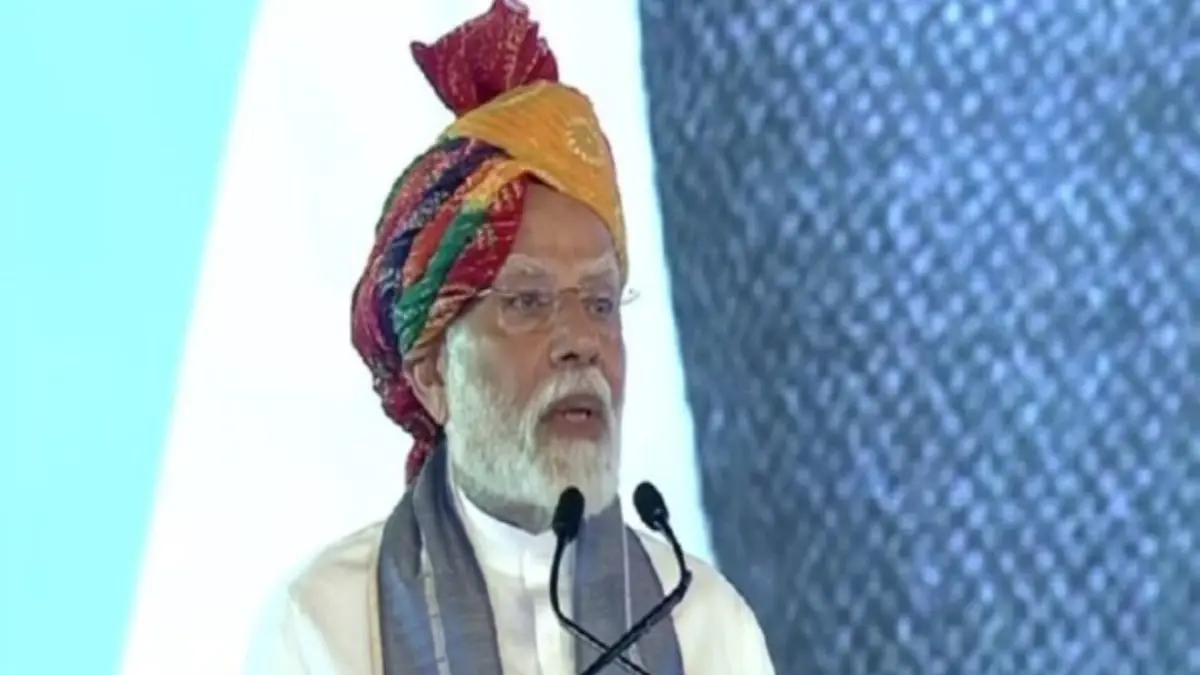 PM Modi accuses Congress of spreading 'votebank virus' for opposing Waqf Act PM Modi accuses Congress of spreading 'votebank virus' for opposing Waqf Act